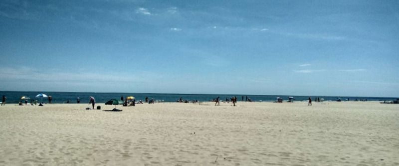 В Затоке широкие песчаные пляжи :)